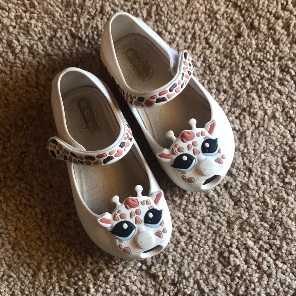 Lovely giraffe sandals